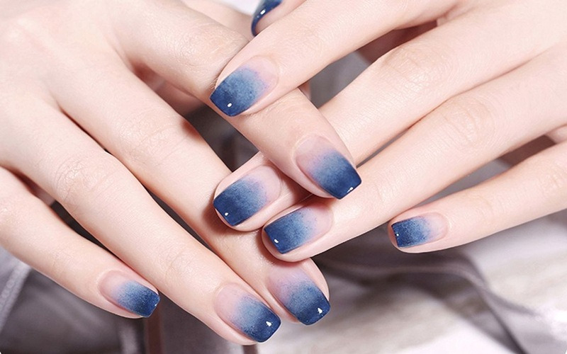 Nail móng ngắn omber chuyển màu tinh tế