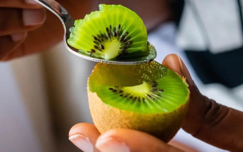 1 -2 lát kiwi xanh mỗi ngày vừa giúp bạn bảo toàn năng lượng vừa thỏa mãn vị giác