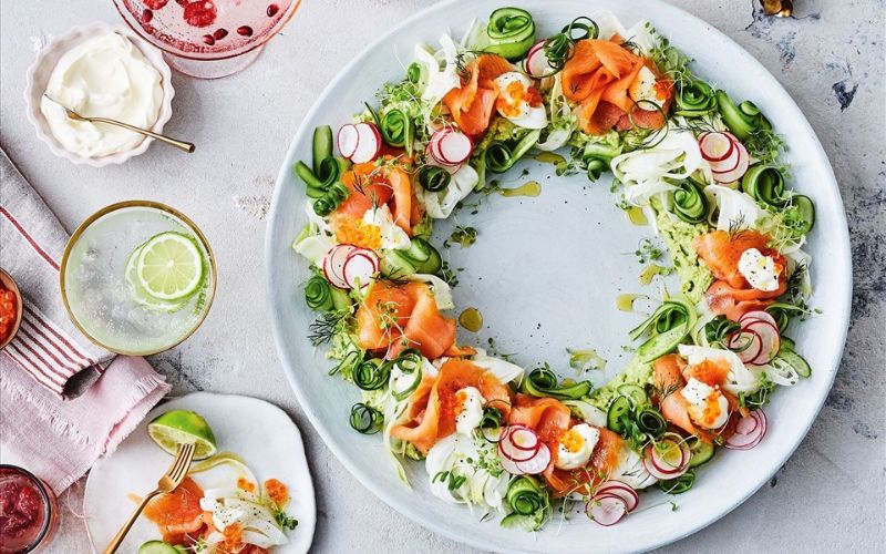  Salad cá hồi là món ăn không thể thiếu trong thực đơn giảm cân của nhiều người