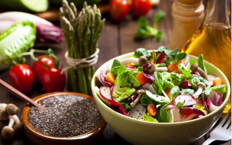 Salad rau củ hạt chia giúp tăng hiệu quả giảm cân