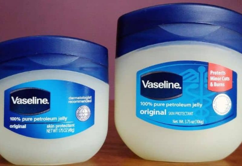 Vaseline là sản phẩm có tác dụng dưỡng ẩm da vô cùng hiệu quả